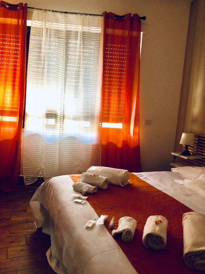 Napoli Central Station Deluxe Bed and Breakfast Exterior foto